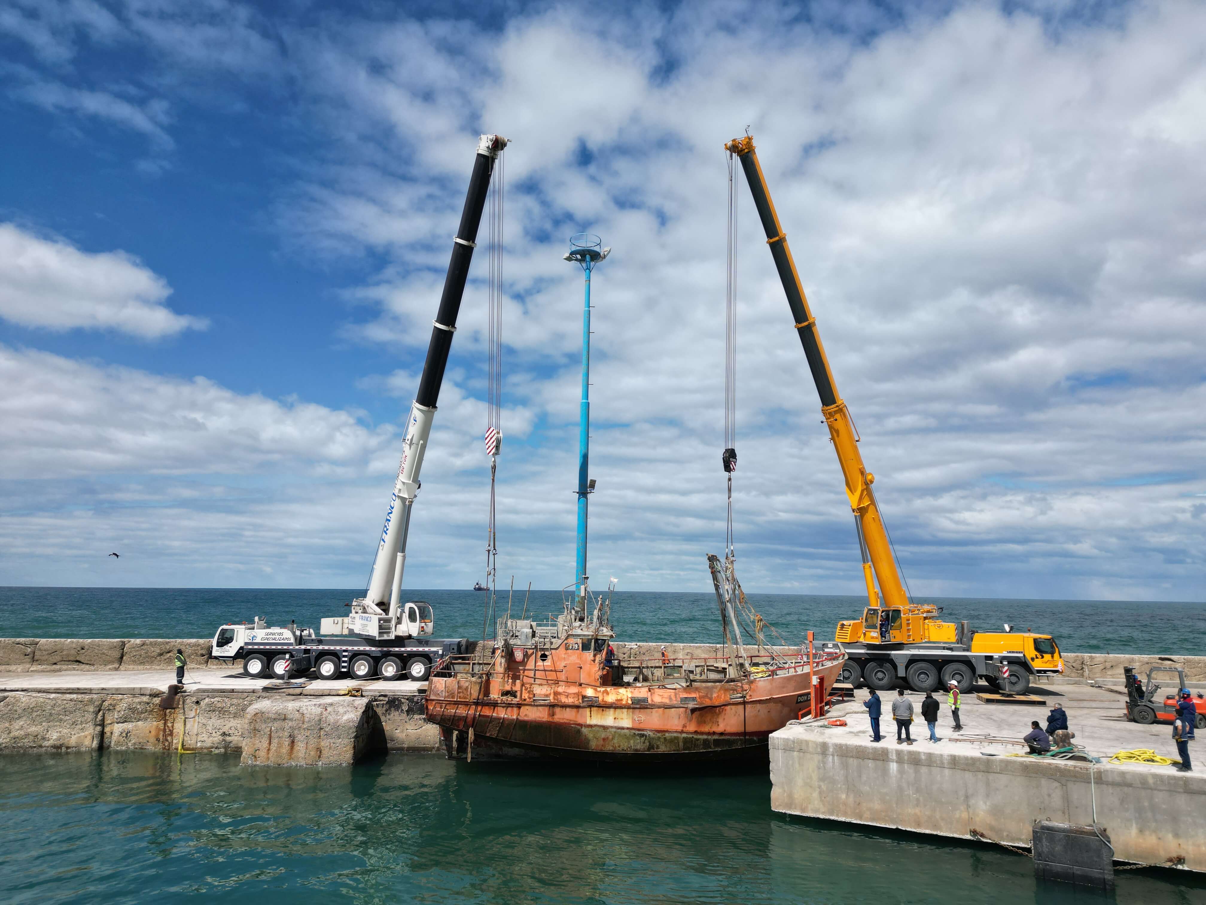 Imagen Operaciones de Hidrogrua y Gruas hasta 160 TN